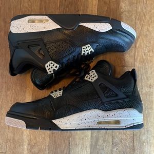 Jordan 4 Oreo. dead stock. Never even been on a foot.